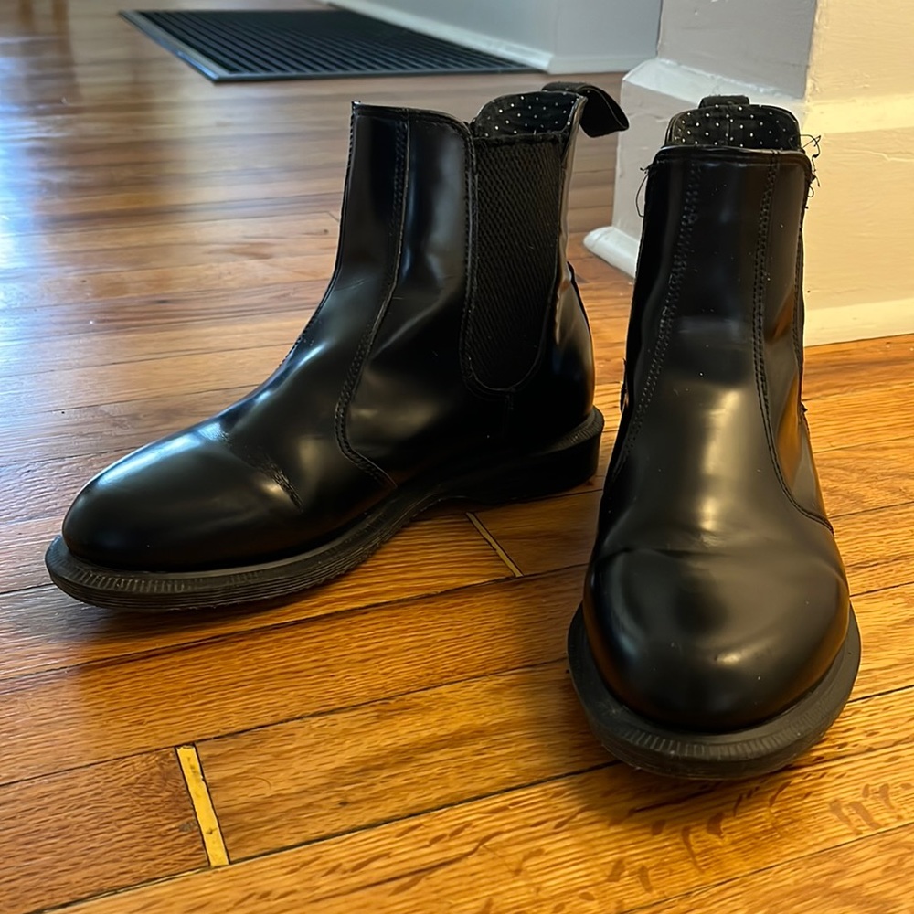 Doc Martens Flora black chelsea boot
